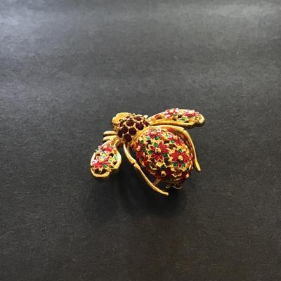 Rare Joan Rivers poinsettia bee pin