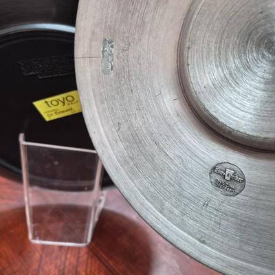 Sale Photo Thumbnail #20: Charger and metal plate