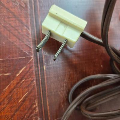 Sale Photo Thumbnail #28: Lamp vtg