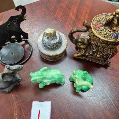 Elephants, lot 1