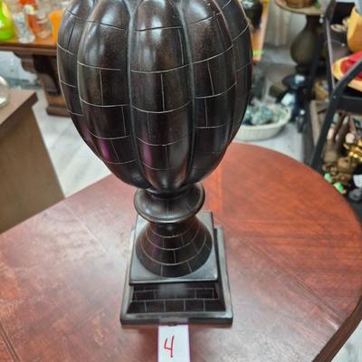 Big wooden statue, lot 4