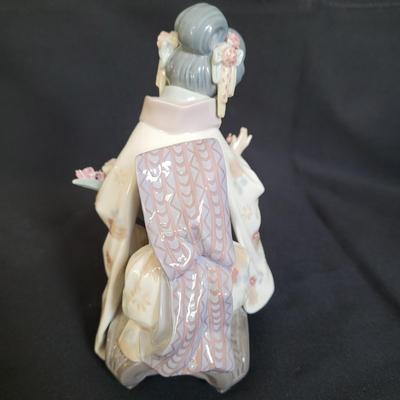 Lladro Porcelain Geisha Figurines (D-EL)
