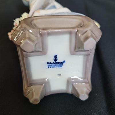 Lladro Porcelain Geisha Figurines (D-EL)