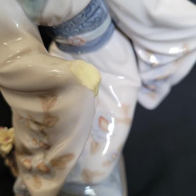 Lladro Porcelain Geisha Figurines (D-EL)