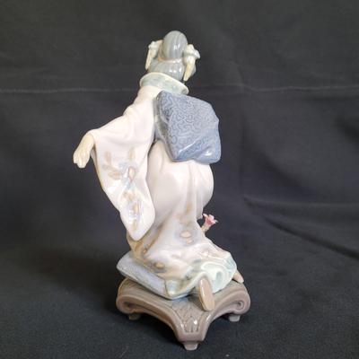 Lladro Porcelain Geisha Figurines (D-EL)