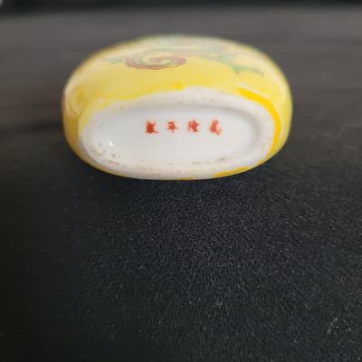 Asian Style Ceramic Snuff Bottles (D-EL)