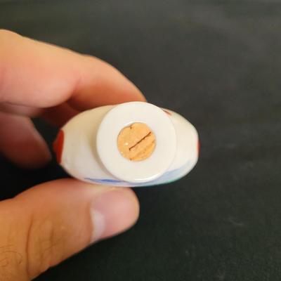 Asian Style Ceramic Snuff Bottles (D-EL)