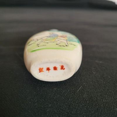 Asian Style Ceramic Snuff Bottles (D-EL)