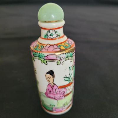 Asian Style Ceramic Snuff Bottles (D-EL)