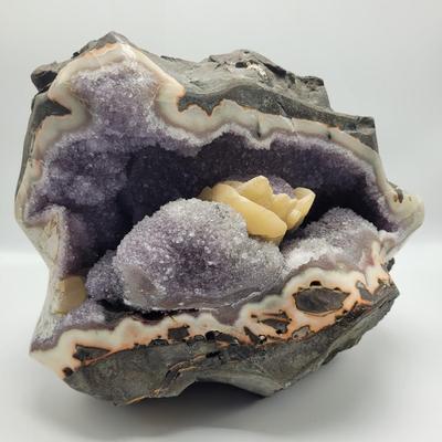Large Amethyst Geode (LR-EL)