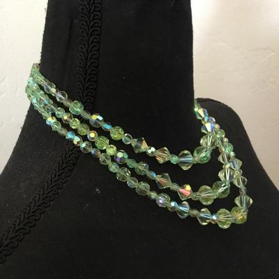 Beautiful vintage, limelight, green aurora borealis, multi strand, choker statement necklace very beautiful