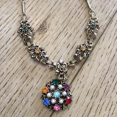 Beautiful vintage, Victorian, revival crystal multicolored, crystal drop dangle necklace, gold toned, very beautiful
