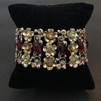 Danbury Mint floral stretch bracelet