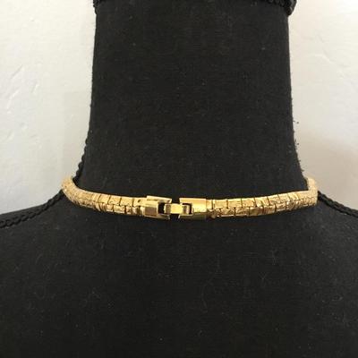 Vintage gold tone , textured, flat, gold tone, chain necklace