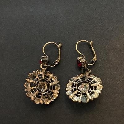 Pretty red Rhinestone dangle earrings