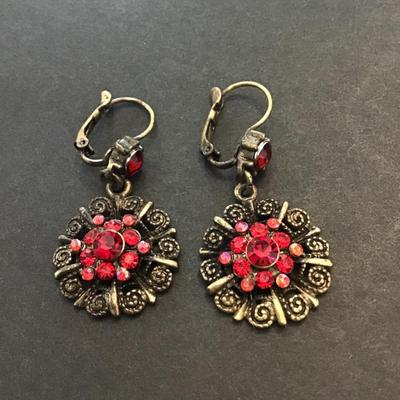 Pretty red Rhinestone dangle earrings
