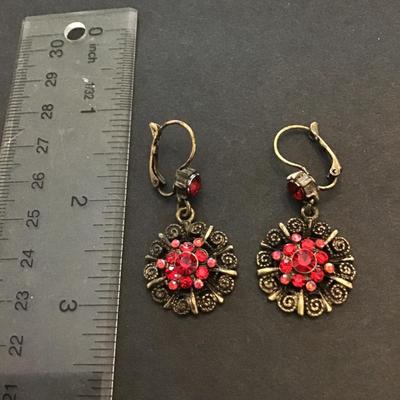 Pretty red Rhinestone dangle earrings