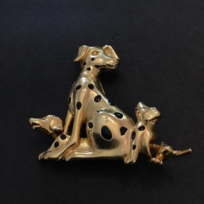 Cute gold tone Dalmatian brooch pin