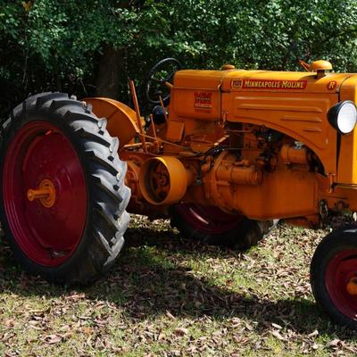 Sale Photo Thumbnail #1: electric start or crank, working 
This tractor has restoration and new parts
comes with manual and information from owner
RT 100
RE152B
RT364A
R3
24
RT 550, 551 
Please note winning bid is subject to personal reps' approval. see terms of auction