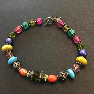 Pretty multicolored vintage beaded bracelet