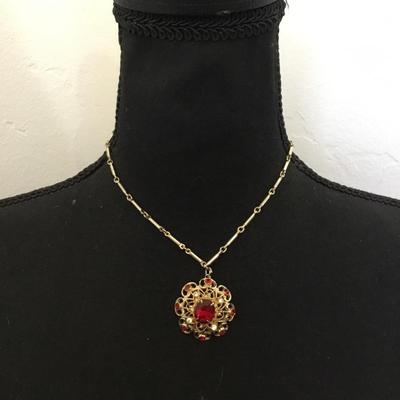 Beautiful vintage Victorian revival necklace