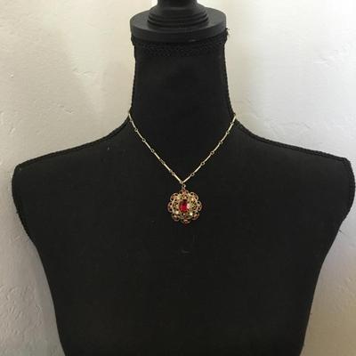 Beautiful vintage Victorian revival necklace