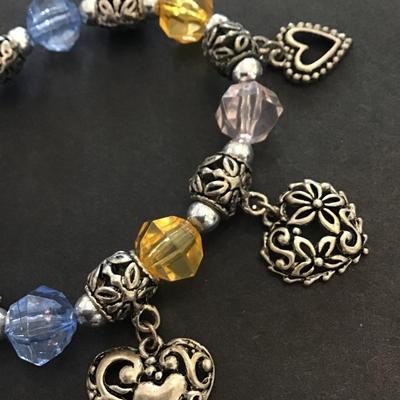 Pretty charm stretch bracelet