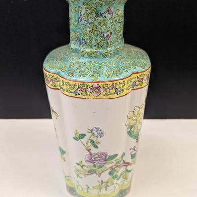 Sale Photo Thumbnail #494: A.C.F. Hand Decorated In Hong Kong Japanese Porcelain Ware Vase #2