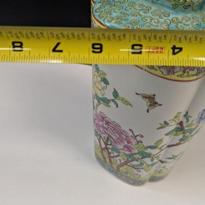 Sale Photo Thumbnail #498: A.C.F. Hand Decorated In Hong Kong Japanese Porcelain Ware Vase #2