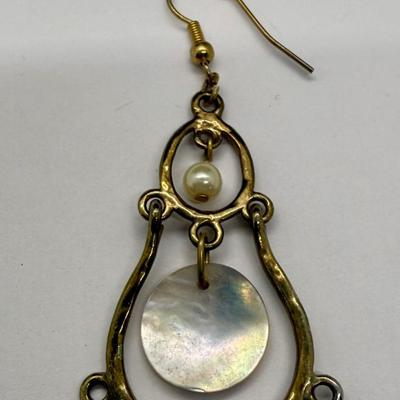 Sale Photo Thumbnail #288: For pierced ears, in good condition.