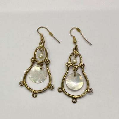 Sale Photo Thumbnail #286: For pierced ears, in good condition.
