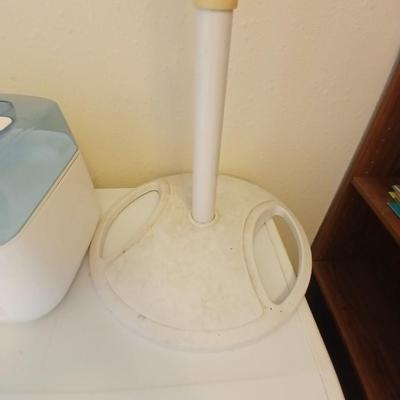 Multi speed free standing Galaxy fan with Vicks germ free humdifier