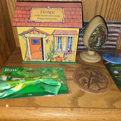 Wide variety of small collectables and shelf finds