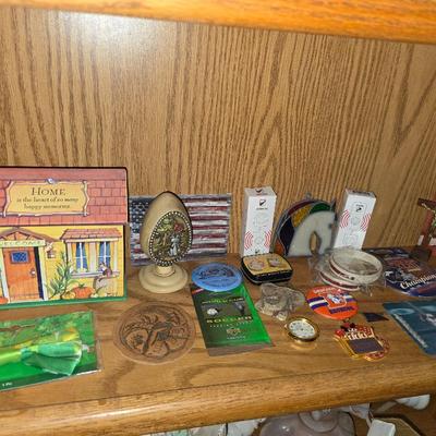 Wide variety of small collectables and shelf finds