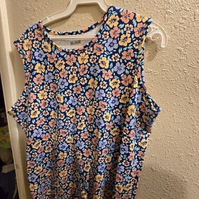 Four women's Tank tops - and a fun summer hat