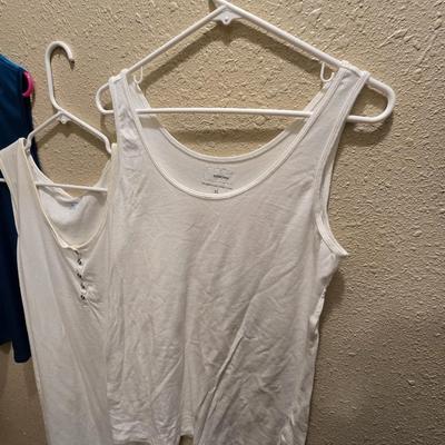 Four women's Tank tops - and a fun summer hat