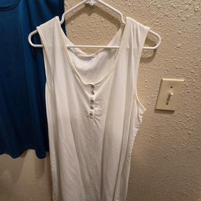 Four women's Tank tops - and a fun summer hat