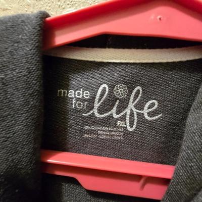 Two omen's long sleeve tops with two light weight Jackets Arizona Jean Co. & made for life