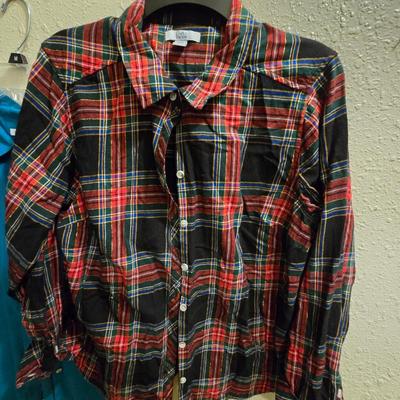 Two omen's long sleeve tops with two light weight Jackets Arizona Jean Co. & made for life