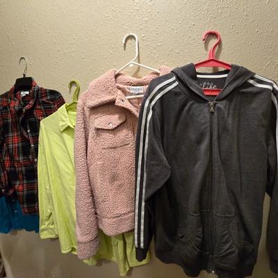 Two omen's long sleeve tops with two light weight Jackets Arizona Jean Co. & made for life