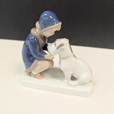 Sale Photo Thumbnail #575: Bing & Grondahl B&G Little Girl With Dog #2163 Figurine