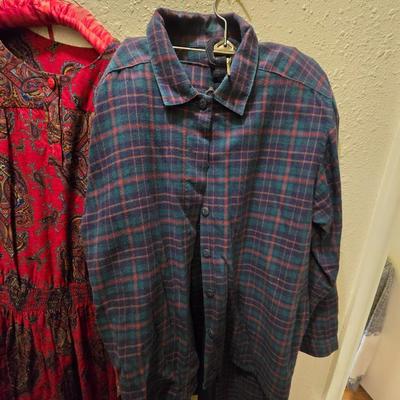 Two women's dresser and two pant / shirt sets - Lands' end - Soma =