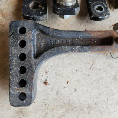 Lot of 5 Trailer Hitches Hitch Bar, Putnam Receiver , Reese Hitch