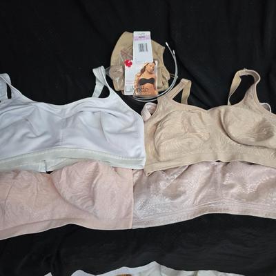 Women's undergarments - Bras - size 40DD