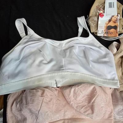 Women's undergarments - Bras - size 40DD