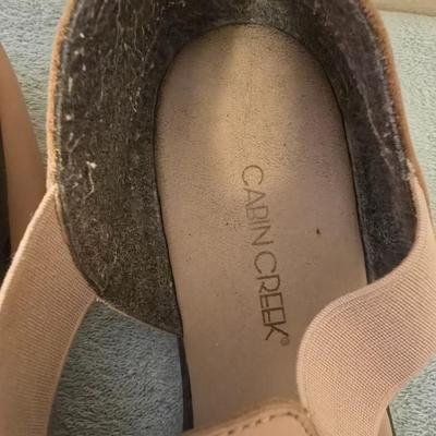 Two pairs of flats and a pair of sandals - 9W