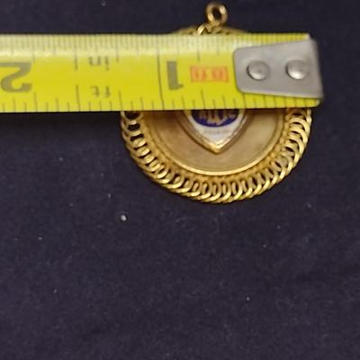 10 Karat Yellow Gold American Women's Club Pendant- Approx Total Weight 10.0 Grams (#56)