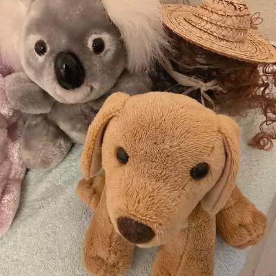 Children's plush animals with vintage Horton and Pooh bear!