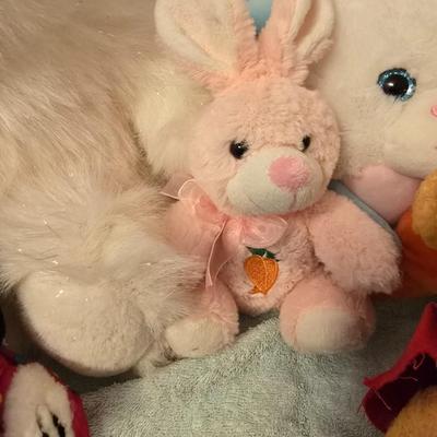 Children's plush animals with vintage Horton and Pooh bear!