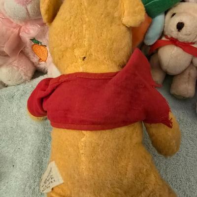 Children's plush animals with vintage Horton and Pooh bear!